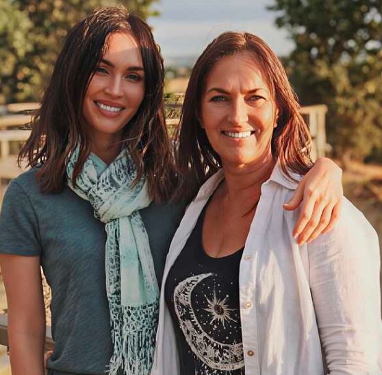All about Megan Fox Father, Mother, Family Background | Who is Borther and sister of Megan Fox ?