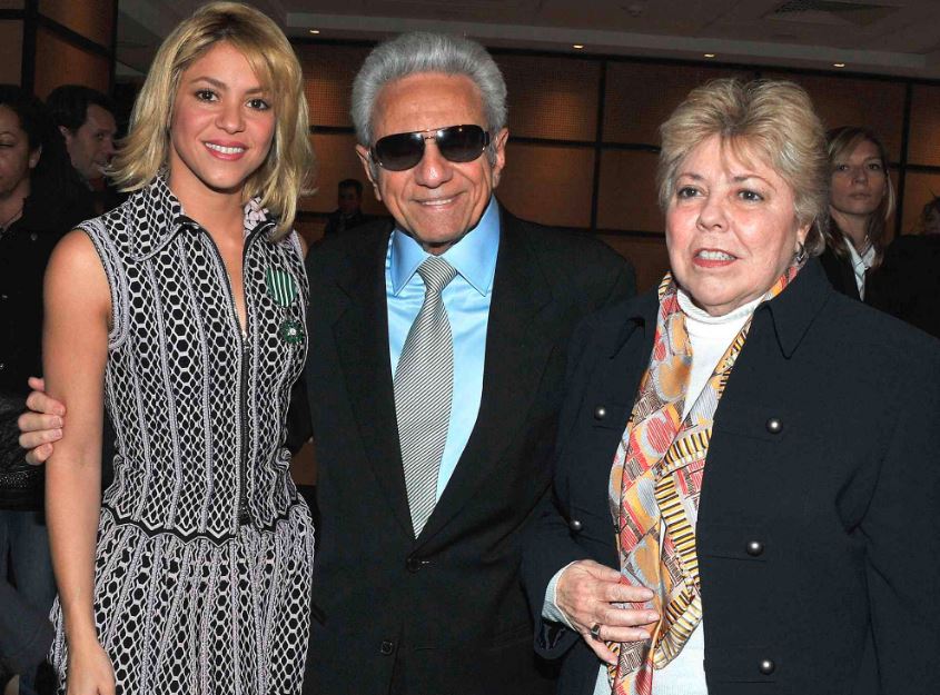 All about Shakira Father, Mother, Family Background | Who is Brothers and Sisters of Shakira ?