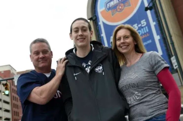 Who is Parents of Breanna Stewart? | All about of Breanna Stewart Family Background 2026 | Who is Brothers and sisters of Breanna Stewart?