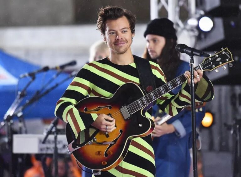 Harry Styles Early Life, One Direction Success, Solo Career & Achievements