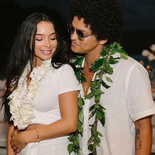 Is he Bruno Mars was Married? | All about of Bruno Mars Relationship 2026 | Who is Girlfriend of Bruno Mars in 2026?
