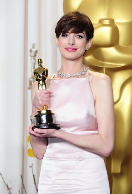 Anne Hathaway awards Oscar Golden Globe BAFTA